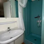 Lejlighed Spacieux Face Avec Balcon, Proche Du Centre Et Commerces - Fr-1-197-170 *