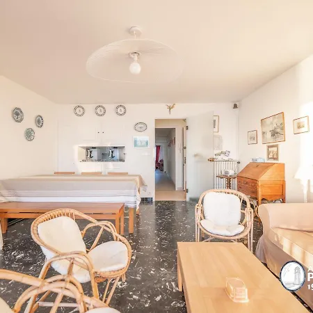Apartment Spacieux Face Avec Balcon, Proche Du Centre Et Commerces - Fr-1-197-170