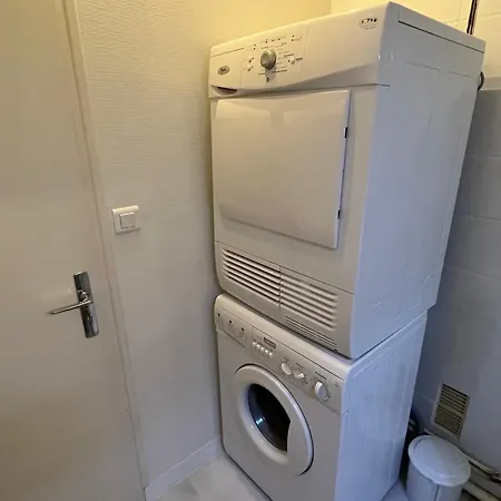 Appartement Spacieux Face Avec Balcon, Proche Du Centre Et Commerces - Fr-1-197-170