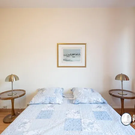 Spacieux Face Avec Balcon, Proche Du Centre Et Commerces - Fr-1-197-170 Apartment