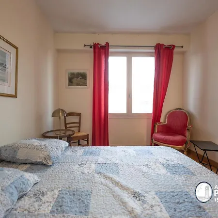 Spacieux Face Avec Balcon, Proche Du Centre Et Commerces - Fr-1-197-170 * Les Sables-dʼOlonne