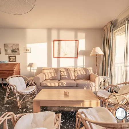 Spacieux Face Avec Balcon, Proche Du Centre Et Commerces - Fr-1-197-170 Apartment