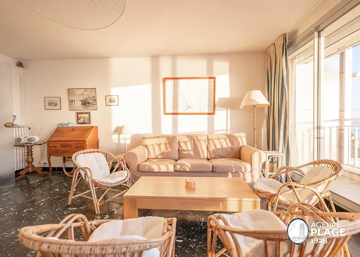 Spacieux Face Avec Balcon, Proche Du Centre Et Commerces - Fr-1-197-170 *