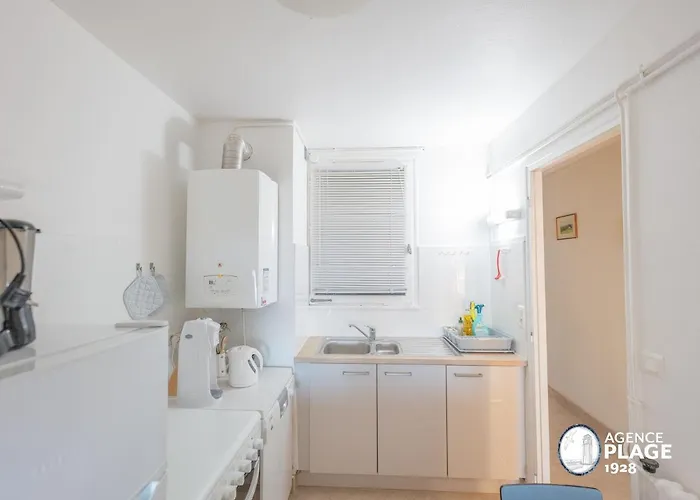 Spacieux Face Avec Balcon, Proche Du Centre Et Commerces - Fr-1-197-170 *