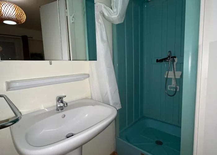 公寓 Spacieux Face Avec Balcon, Proche Du Centre Et Commerces - Fr-1-197-170 *